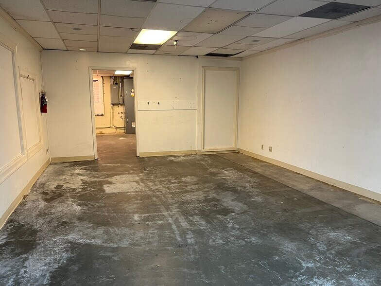 More Photos Of 10814 Los Vaqueros Cir, Los Alamitos Warehouse For Lease