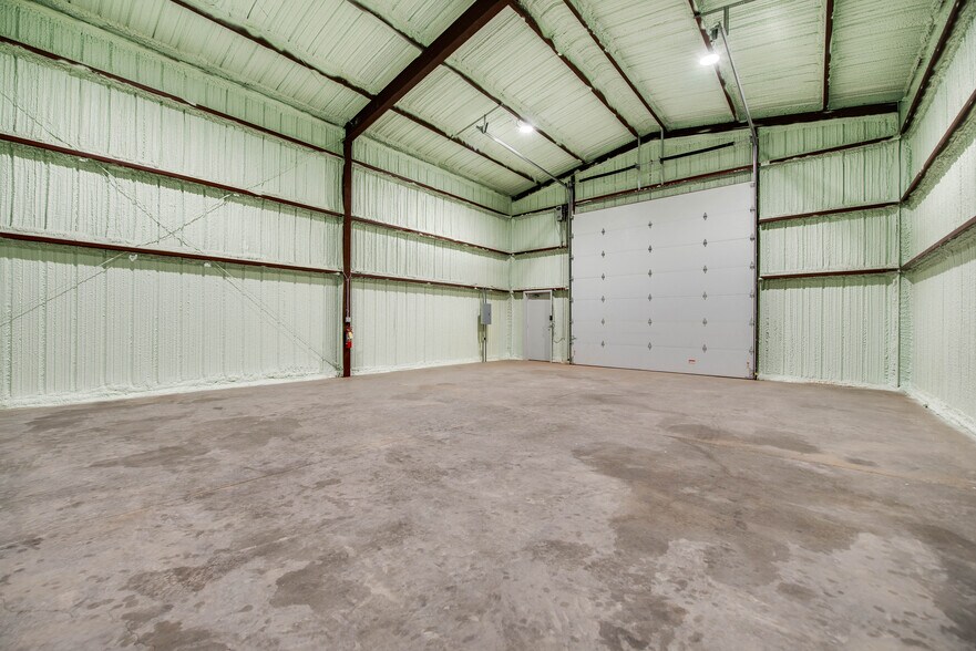 More Photos Of 1712 FM 1788, Midland Warehouse For Lease