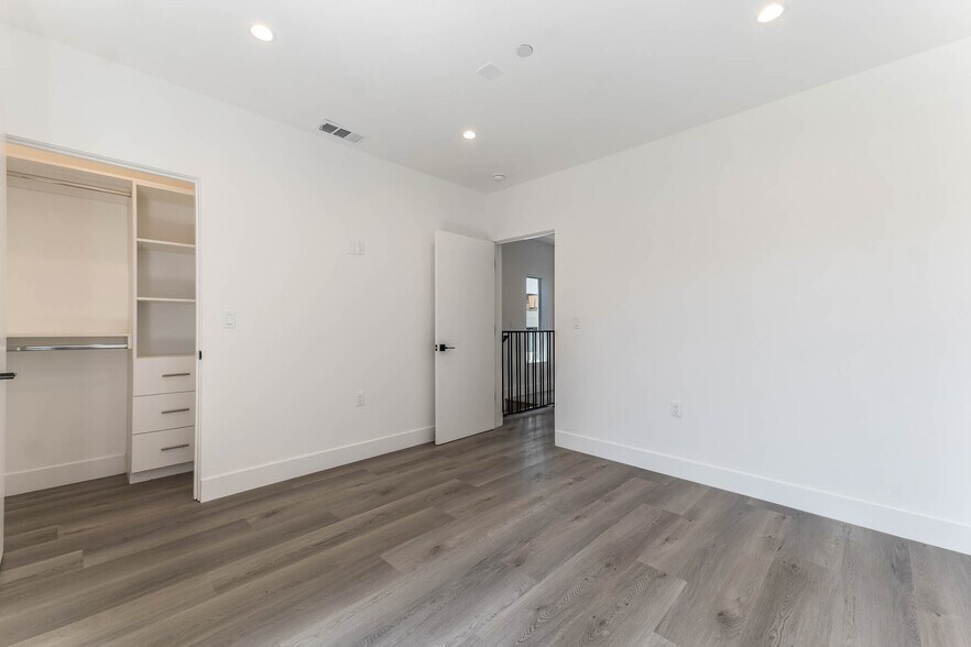 More Photos Of 21719 Hart St, Canoga Park Apartments For Sale