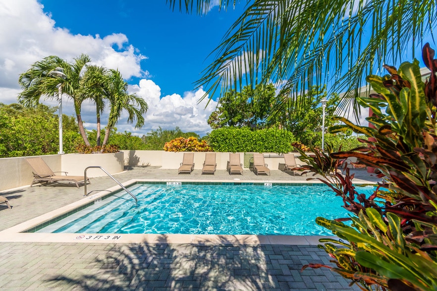 More Photos Of 2301 Wilton Dr, Wilton Manors Apartments For Sale
