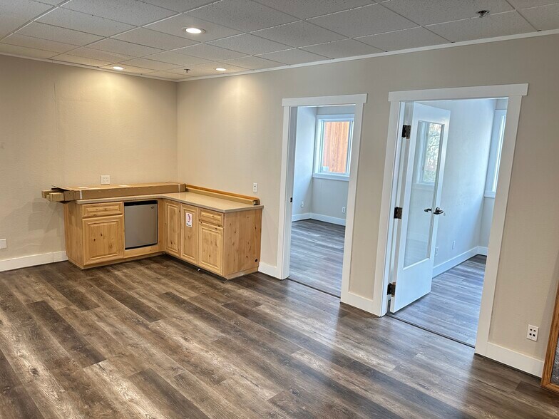 More Photos Of 40200 Truckee Airport Rd, Truckee Office For Lease