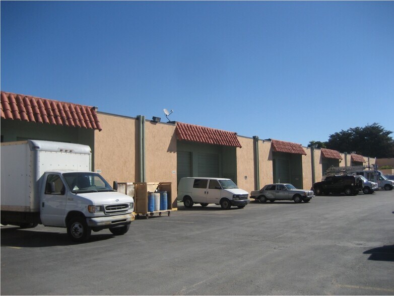 More Photos Of 3750 NW 28th St, Miami Warehouse For Lease