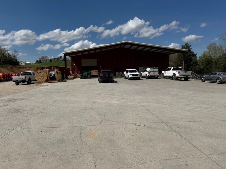 More Photos Of 725 25-70 Hwy, Dandridge Land For Lease