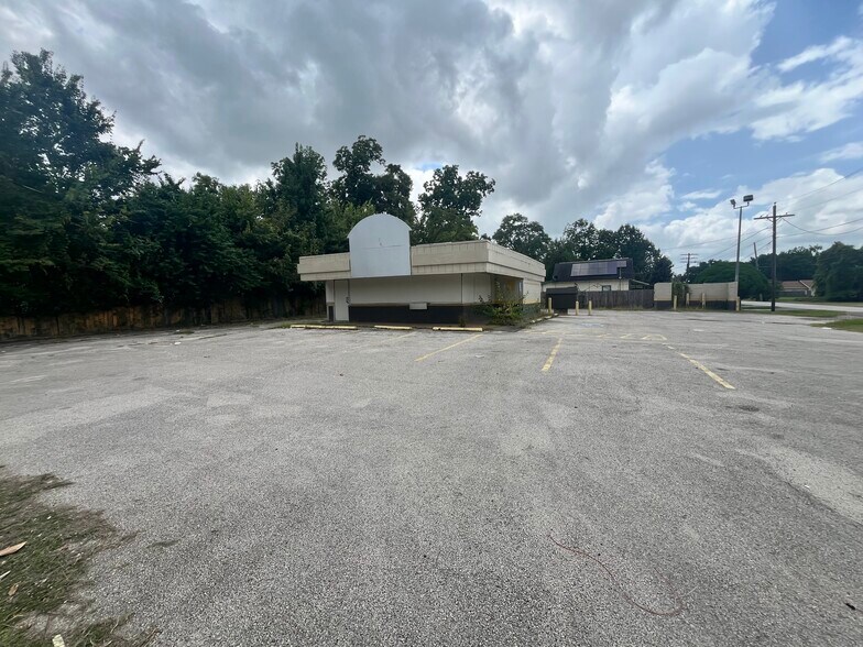 More Photos Of 2999 Magnolia St, Beaumont Fast Food For Sale