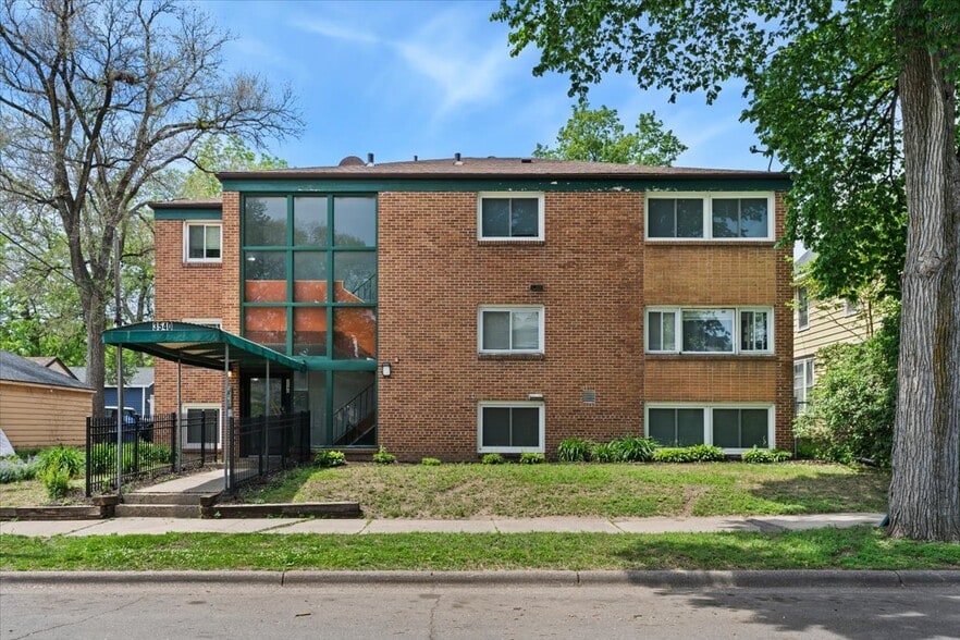 More Photos Of 3540 11th Ave S, Minneapolis Apartments For Sale