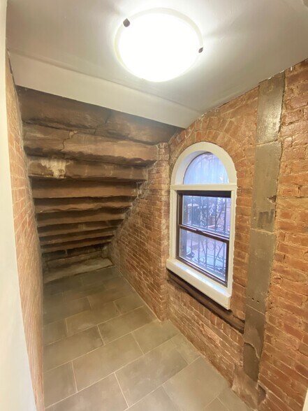 More Photos Of 489 Jersey Ave, Jersey City Storefront Retail Office For Lease