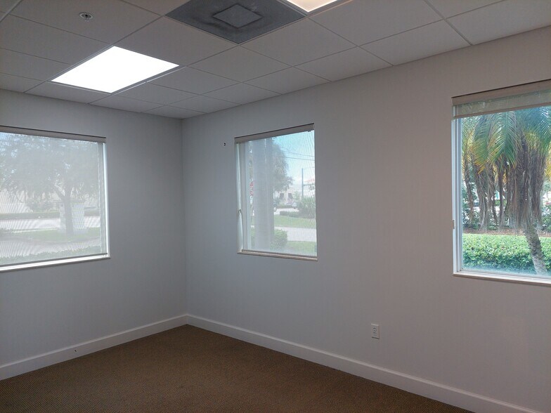 More Photos Of 240 NW Peacock Blvd, Port Saint Lucie Medical For Lease