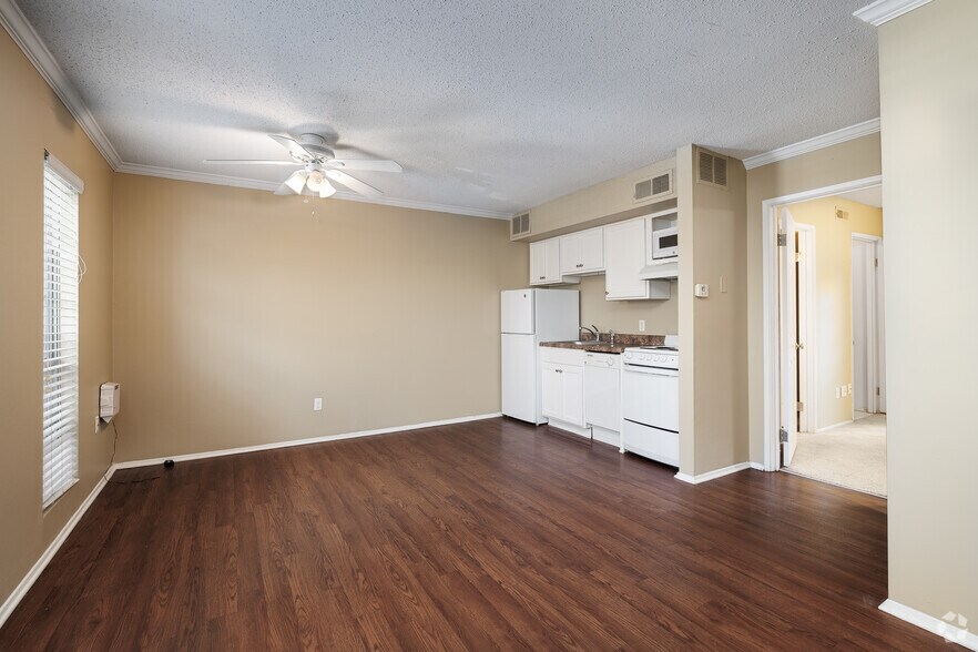 More Photos Of 800 E Grand Ave, Carbondale Apartments For Sale