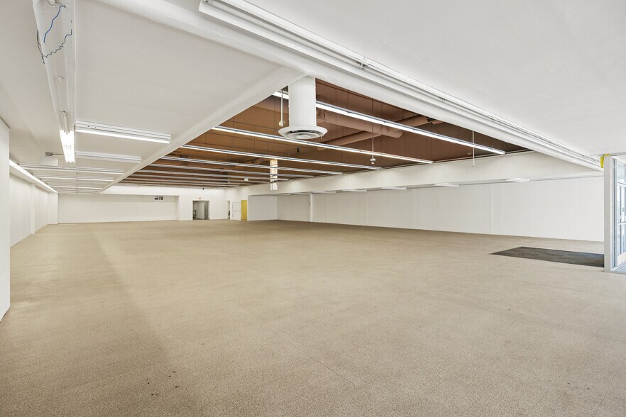 More Photos Of 2700 N Broadway, Los Angeles Freestanding For Sale