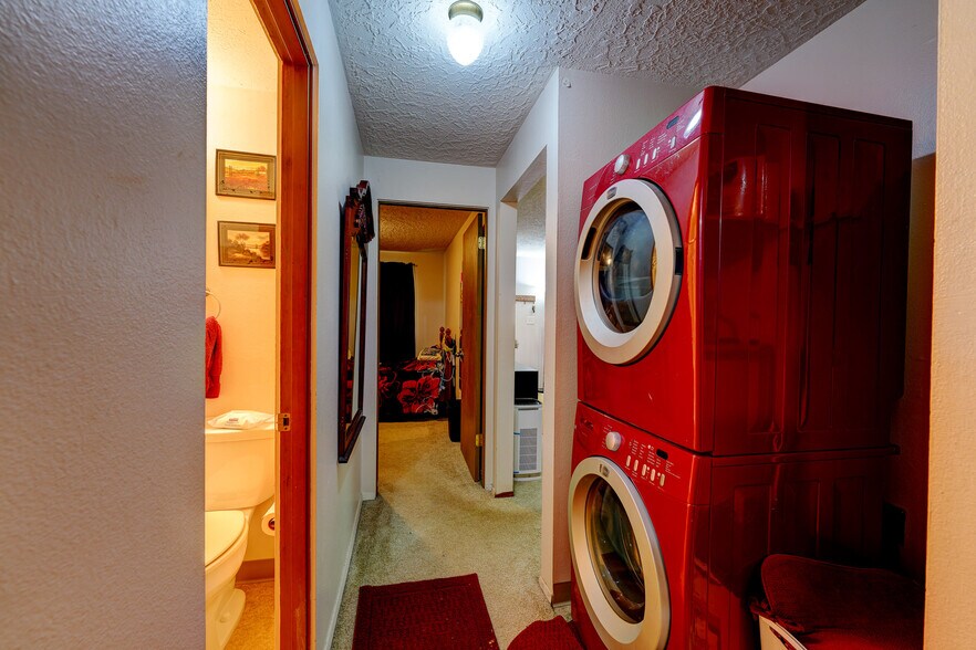 More Photos Of 611 SE 139th Ave, Portland Apartments For Sale