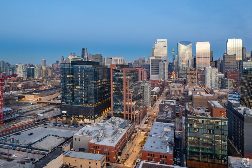 More Photos Of 800 W Fulton St, Chicago Office For Lease