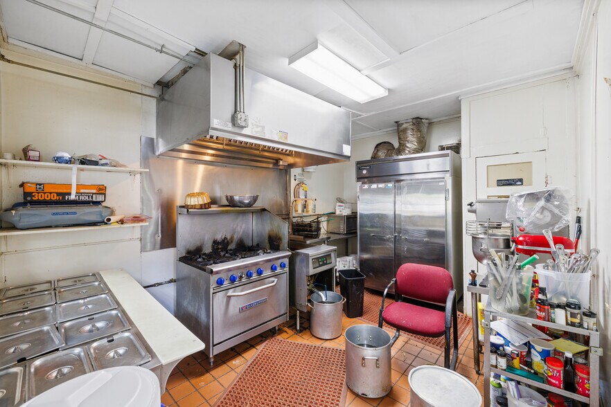 More Photos Of 1016 E Broad St, Athens Restaurant For Sale