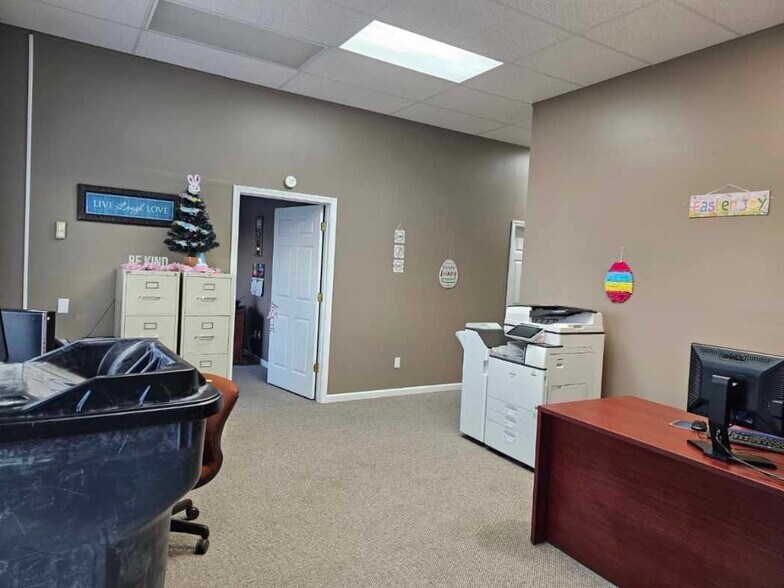 More Photos Of 2101 W State Road 28, Frankfort Freestanding For Lease