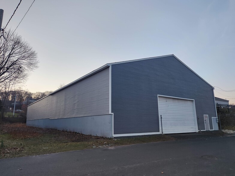 More Photos Of 2 Atwood Pl, West Haven Warehouse For Lease
