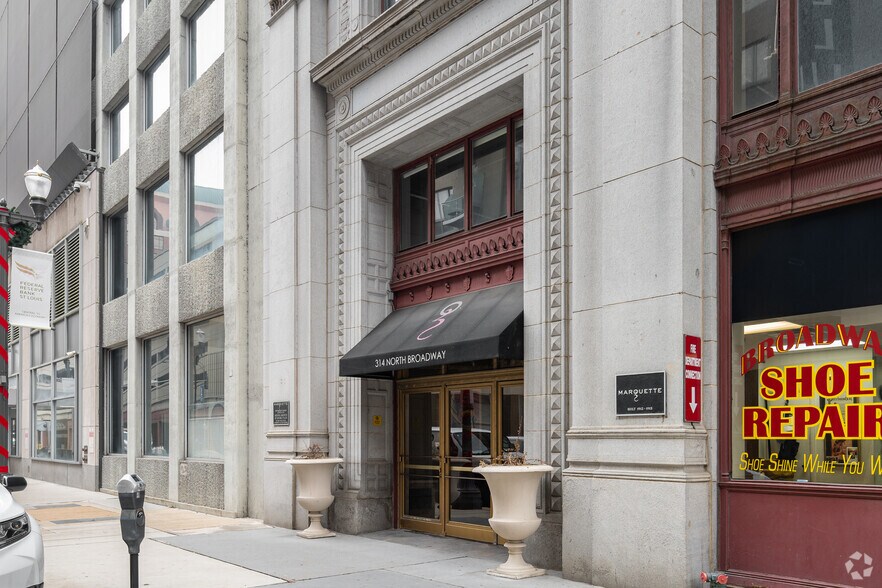 More Photos Of 300 N Broadway, Saint Louis Apartments For Sale