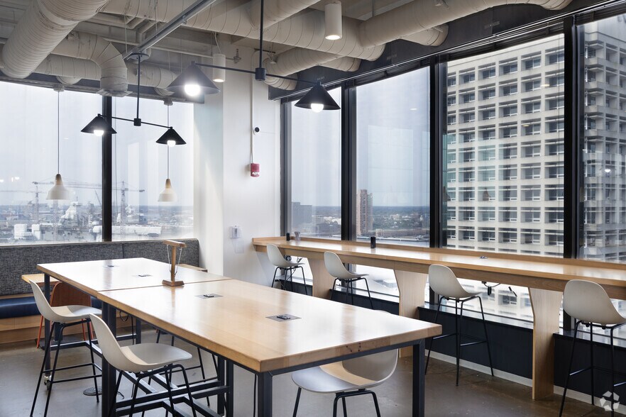 More Photos Of 500 E Main St, Norfolk Coworking Space