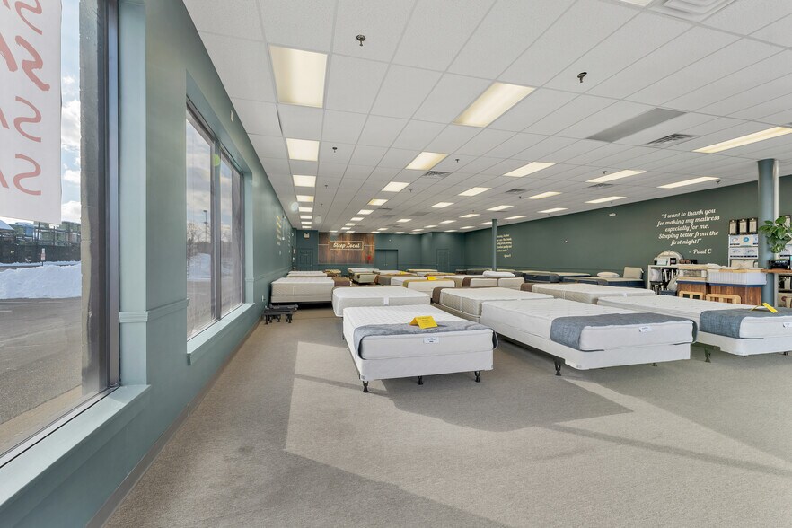 More Photos Of 777 S Willow St, Manchester Storefront For Lease