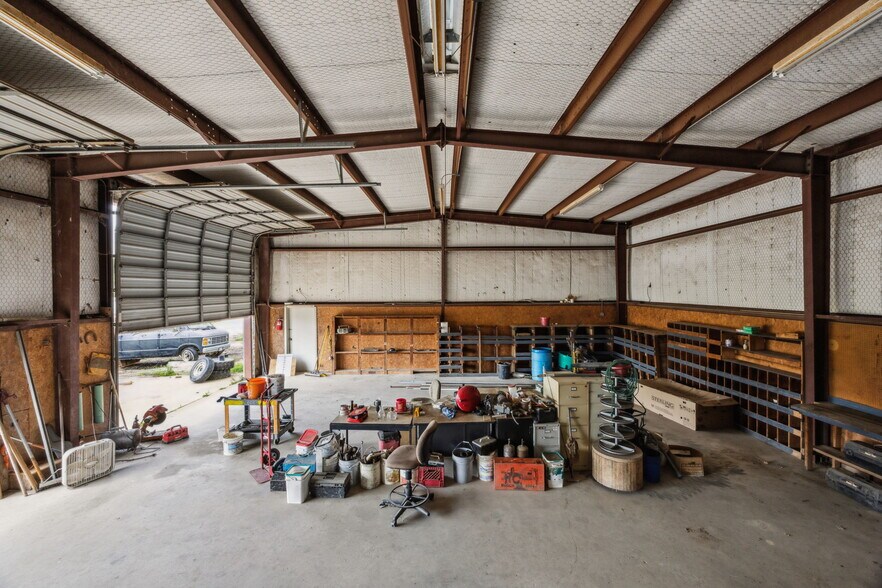 More Photos Of 449 National Dr, Rockwall Warehouse For Sale