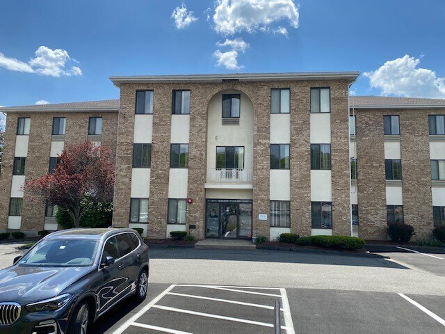 More Photos Of 221 Boston Post Rd E, Marlborough Office For Lease