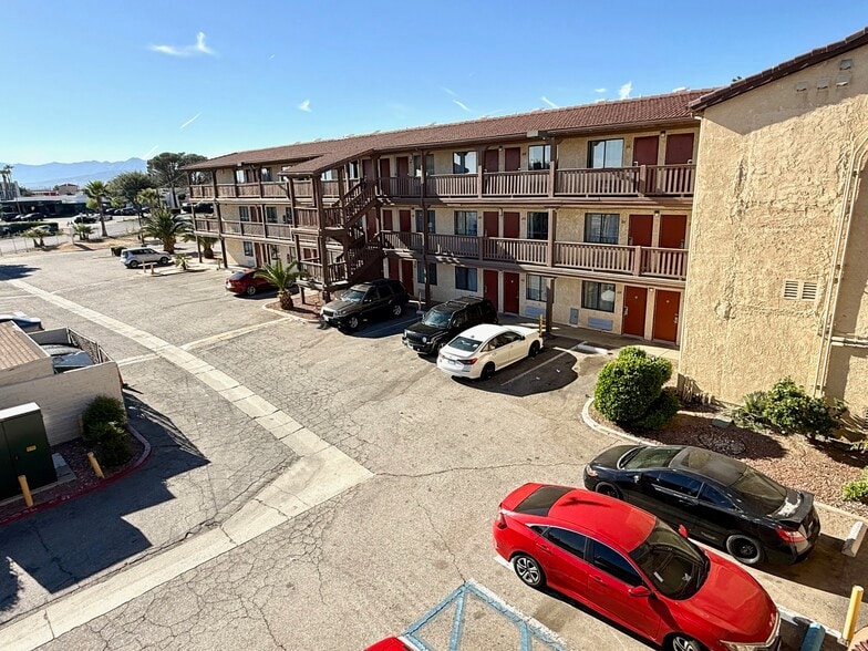 More Photos Of 430 W Palmdale Blvd, Palmdale Hotel For Sale