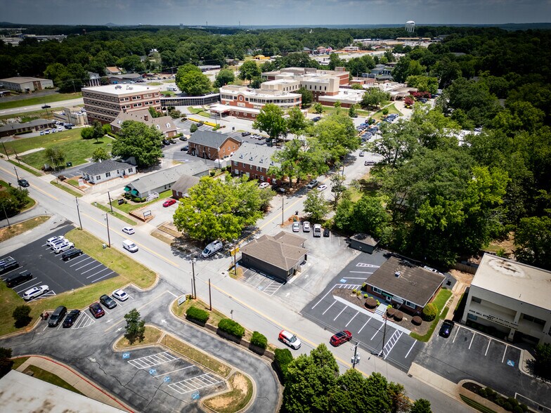 More Photos Of 4104 Tate St, Covington Office For Lease