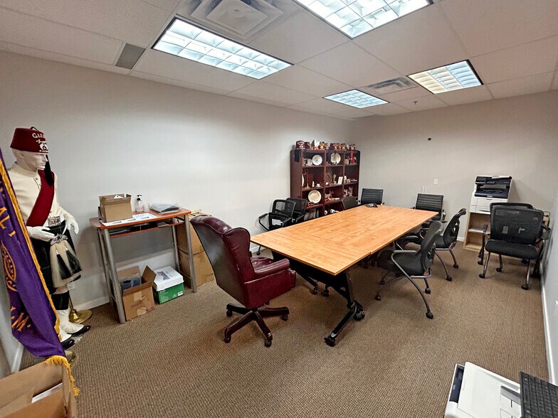 More Photos Of 4238 Lozells Ave, Burnaby Warehouse For Sale