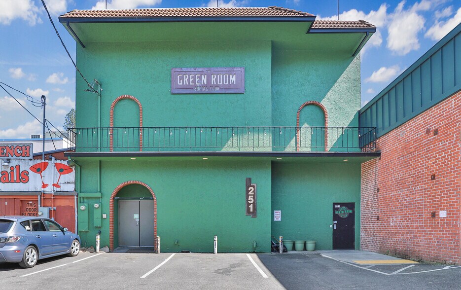 More Photos Of 251-253 Main St, Placerville Restaurant For Sale