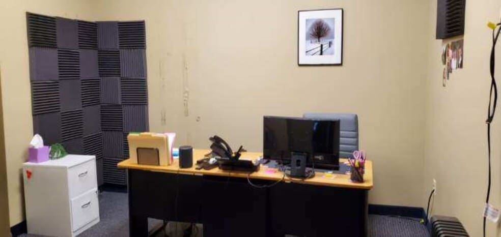 More Photos Of 33 Melrose Rd, Buffalo Freestanding For Lease