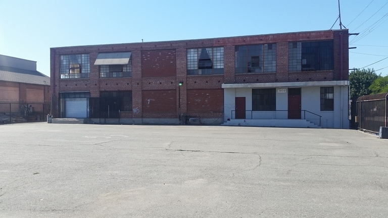 More Photos Of 2000-2010 W 62nd St, Los Angeles Warehouse For Sale