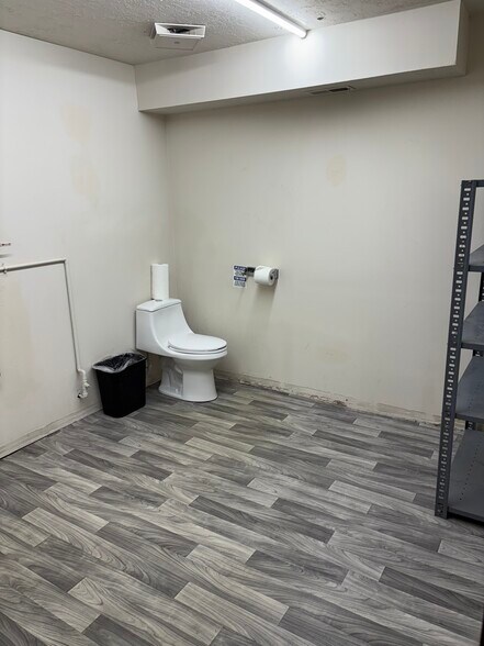 More Photos Of 163 SW Freeman Ave, Hillsboro Warehouse For Lease