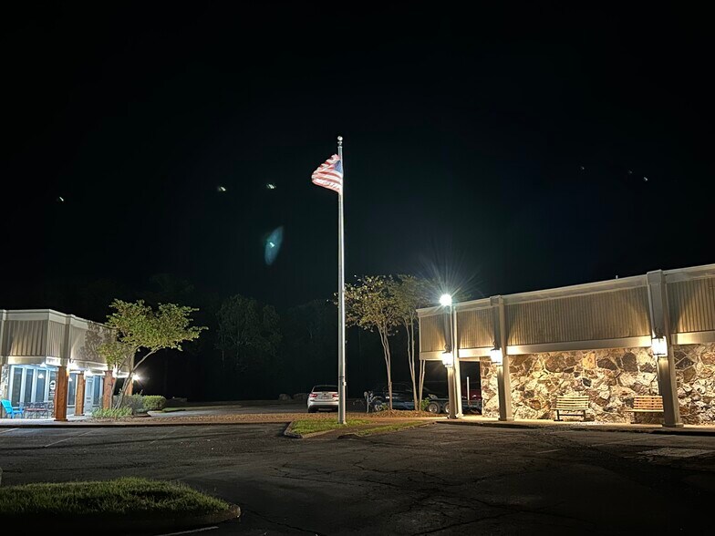 More Photos Of 115 Village Pl, Fairfield Bay Storefront For Lease