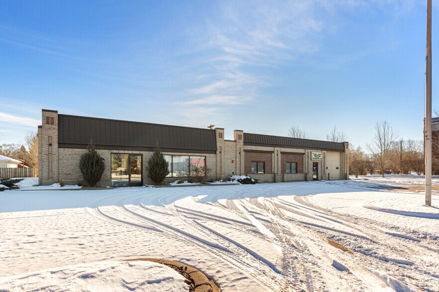 More Photos Of 9323 Garfield Ave S, Bloomington Distribution For Sale