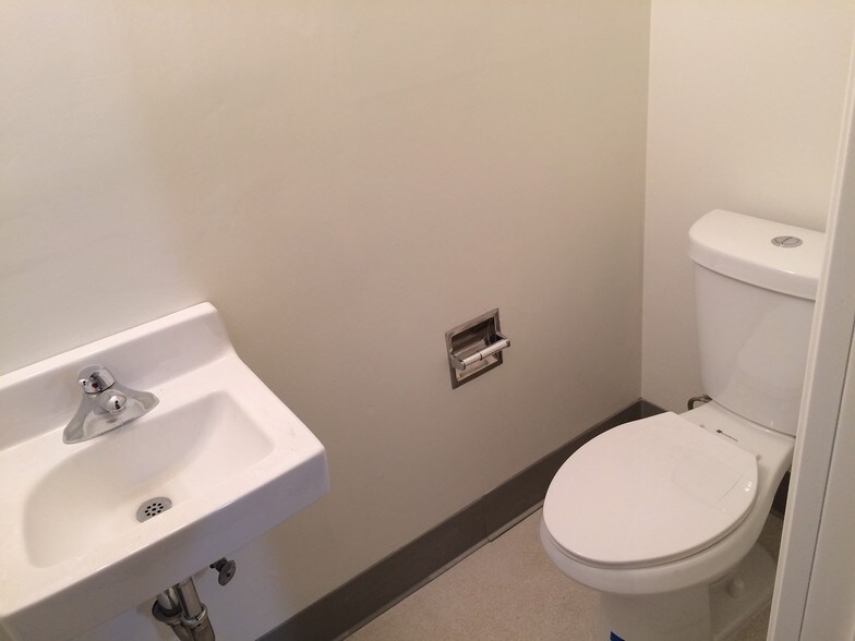 More Photos Of 3046-3102 Rolison Rd, Redwood City Warehouse For Lease