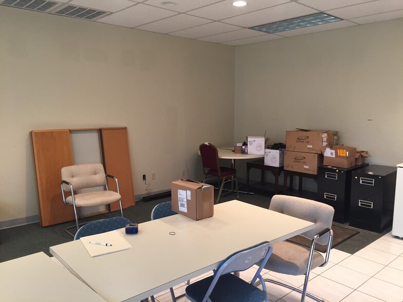 More Photos Of 275 Center Rd, Monroeville Office For Lease