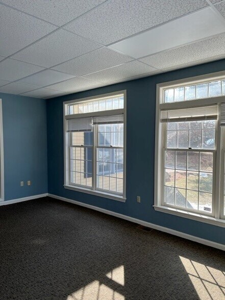More Photos Of 360 Route 101, Bedford Medical For Lease