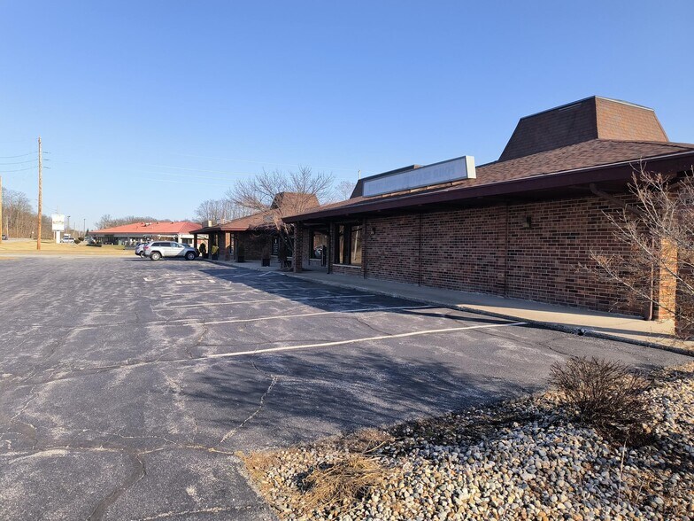 More Photos Of 8111 E 109th Ave, Crown Point Storefront Retail Office For Lease