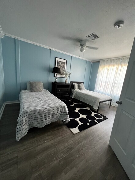 More Photos Of 1710 Patricia Ln, Missouri City Assisted Living For Sale