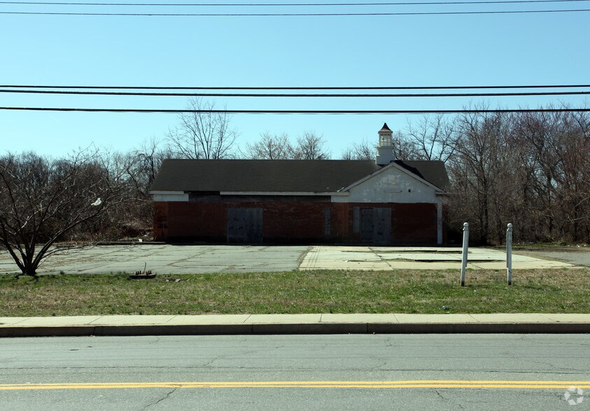 More Photos Of 5001 Suitland Rd, Suitland Freestanding For Sale