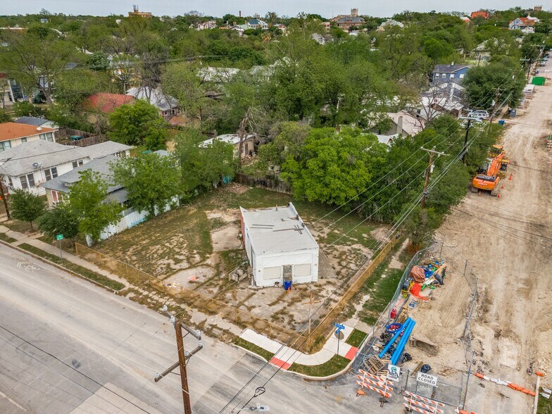 More Photos Of 2602 N Flores St, San Antonio Restaurant For Sale