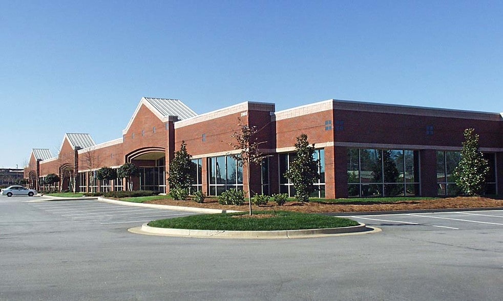 More Photos Of 3965 Johns Creek Ct, Suwanee Office For Lease