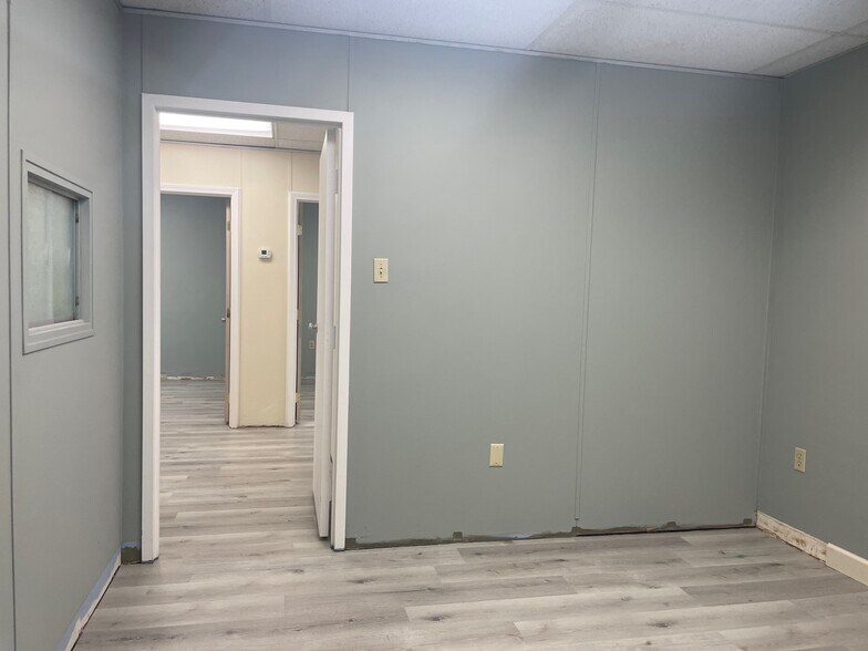 More Photos Of 346 Freeport Rd, New Kensington Medical For Lease