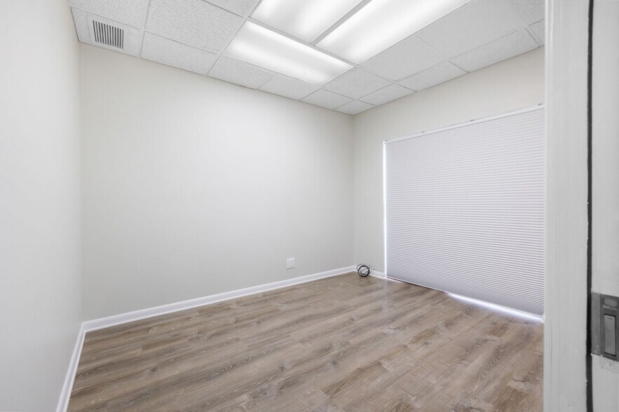 More Photos Of 1701 66th St N, Saint Petersburg Medical For Sale