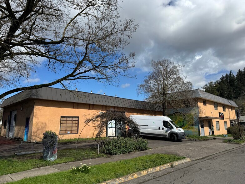 More Photos Of 455 W 1st Ave, Eugene Freestanding For Sale