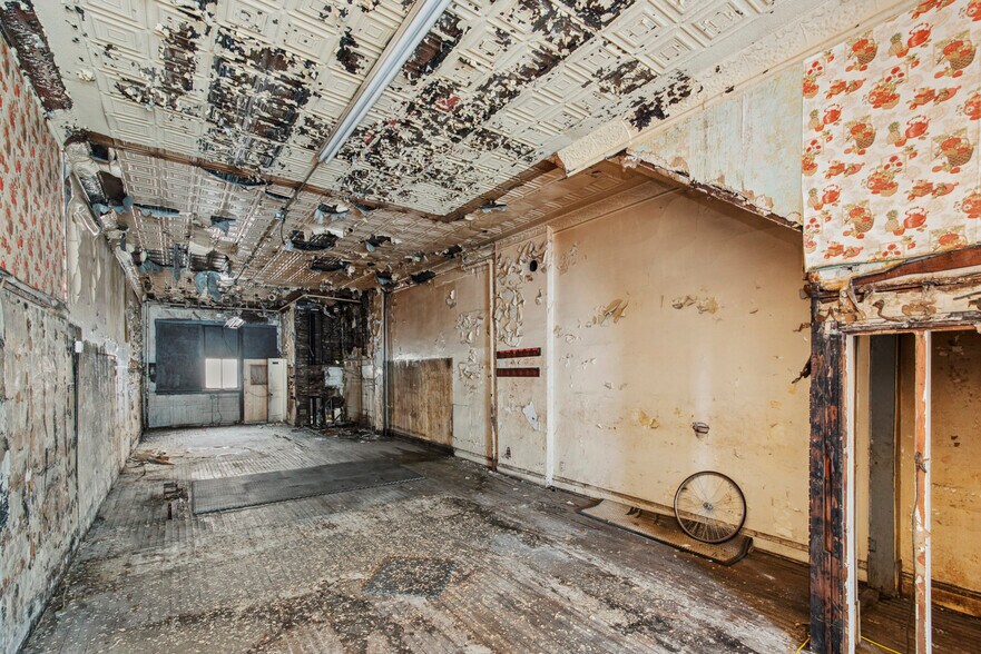 More Photos Of 3330 N Milwaukee Ave, Chicago Medical For Sale