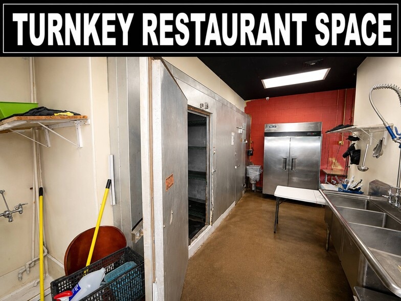 More Photos Of 11755 W Little York Rd, Houston General Retail For Lease