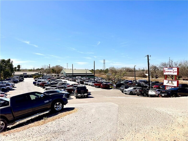 More Photos Of 214 E Chimney Rd, Mission Restaurant For Sale