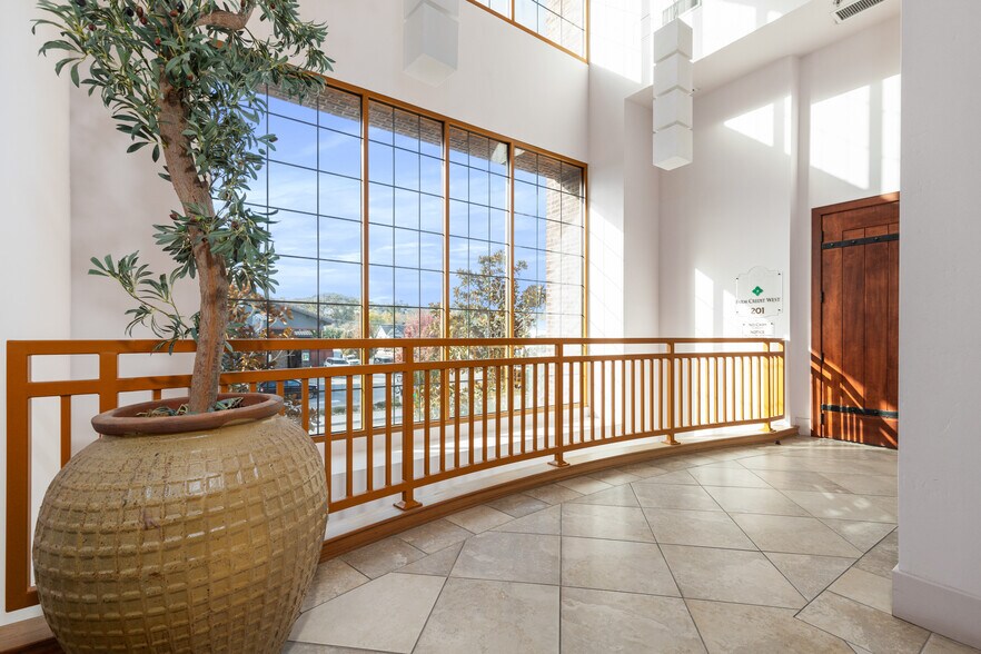 More Photos Of 1446 Spring St, Paso Robles Office For Sale