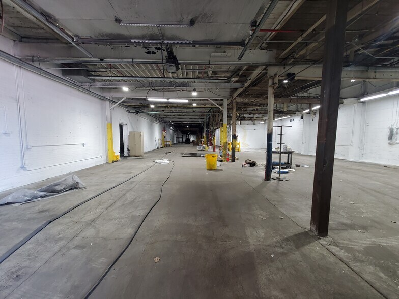 More Photos Of 1301 Raspberry St, Erie Warehouse For Lease