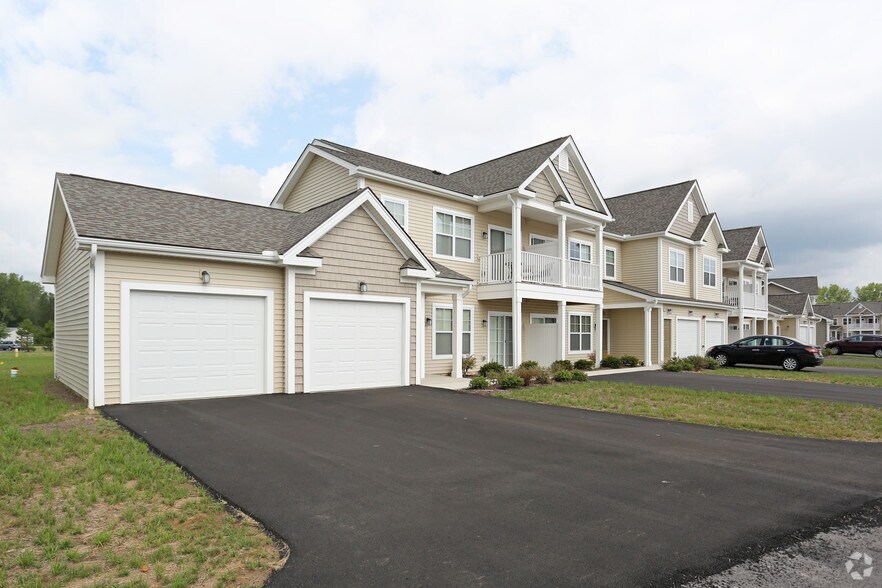 More Photos Of 6 Goldenroot Ln, North Chili Apartments For Sale