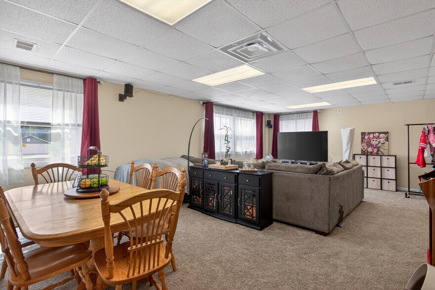More Photos Of 124 S Brooklyn Rd, Napoleon Freestanding For Sale